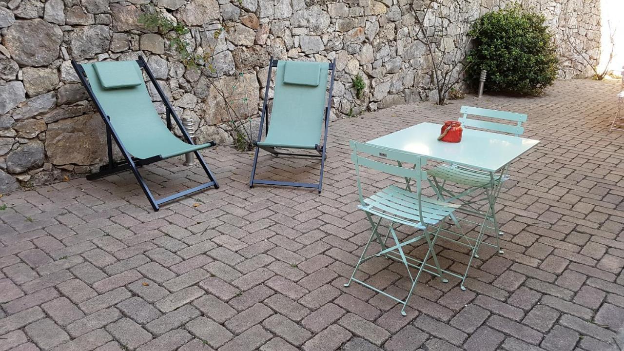 Le Mas Des Hibiscus Trans-en-Provence Exteriör bild